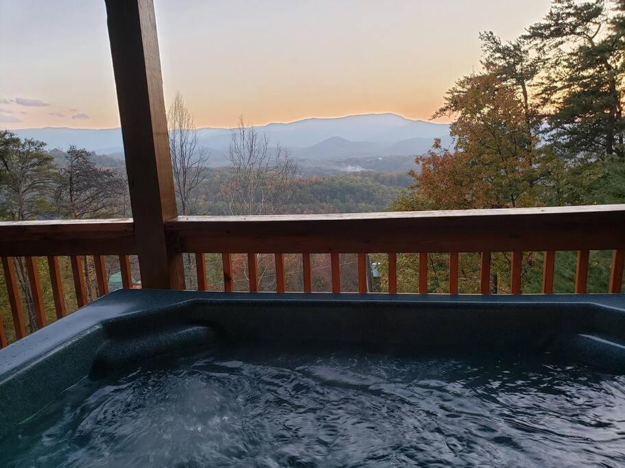 세비어빌 Yogi'S Den: Breathtaking Views! 3 Min To Dollywood, On 1 Acre! 빌라 외부 사진